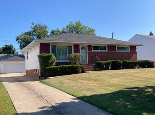 45 Meadowgate Blvd, Bedford, OH 44146