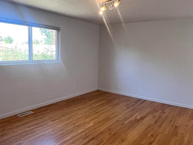 1020 Quincy St SE — Photo 9