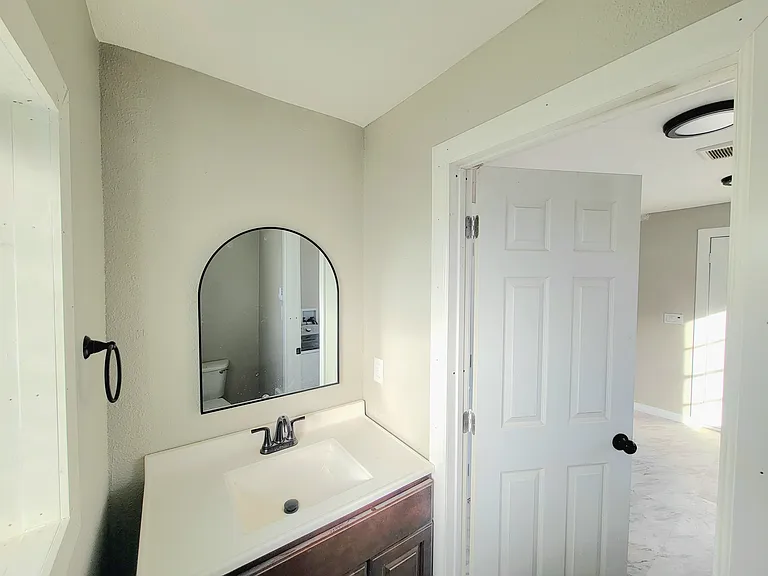 718 Perry Ave — Photo 26