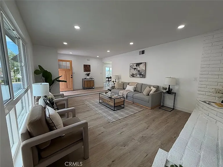 755 Huston Dr — Photo 21