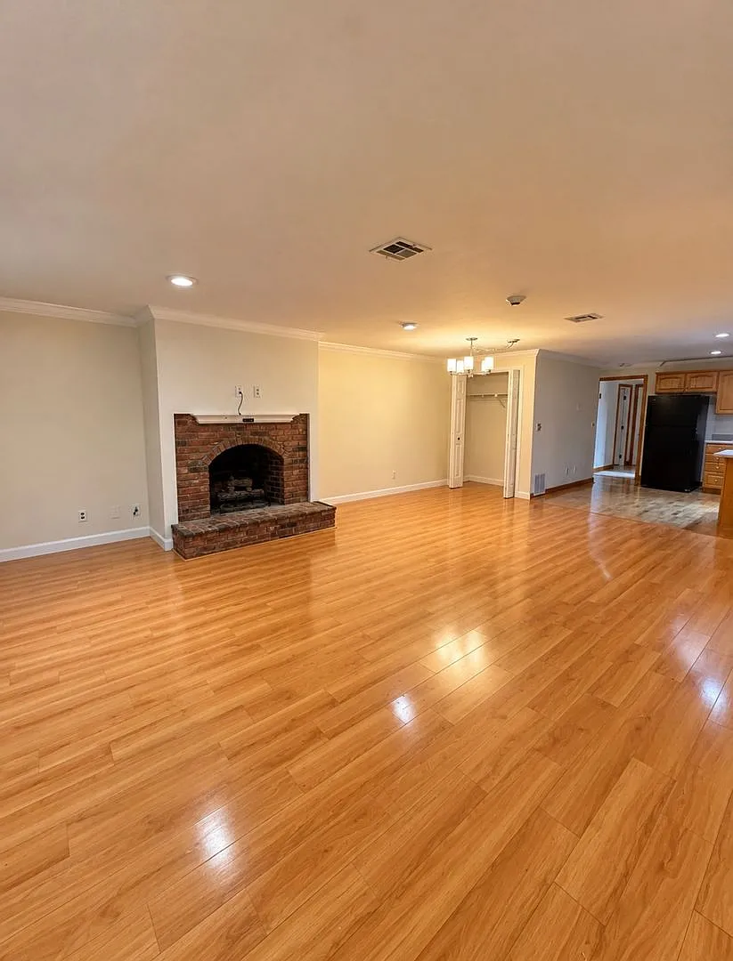 Available Now! Updated Hampton Condo w/ Garage & Laundry — Photo 1