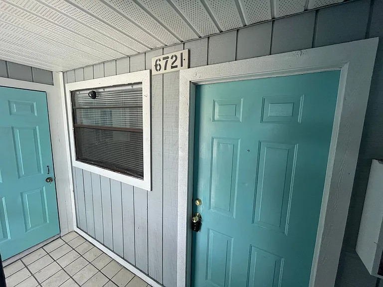 6721 Congress St — Photo 2