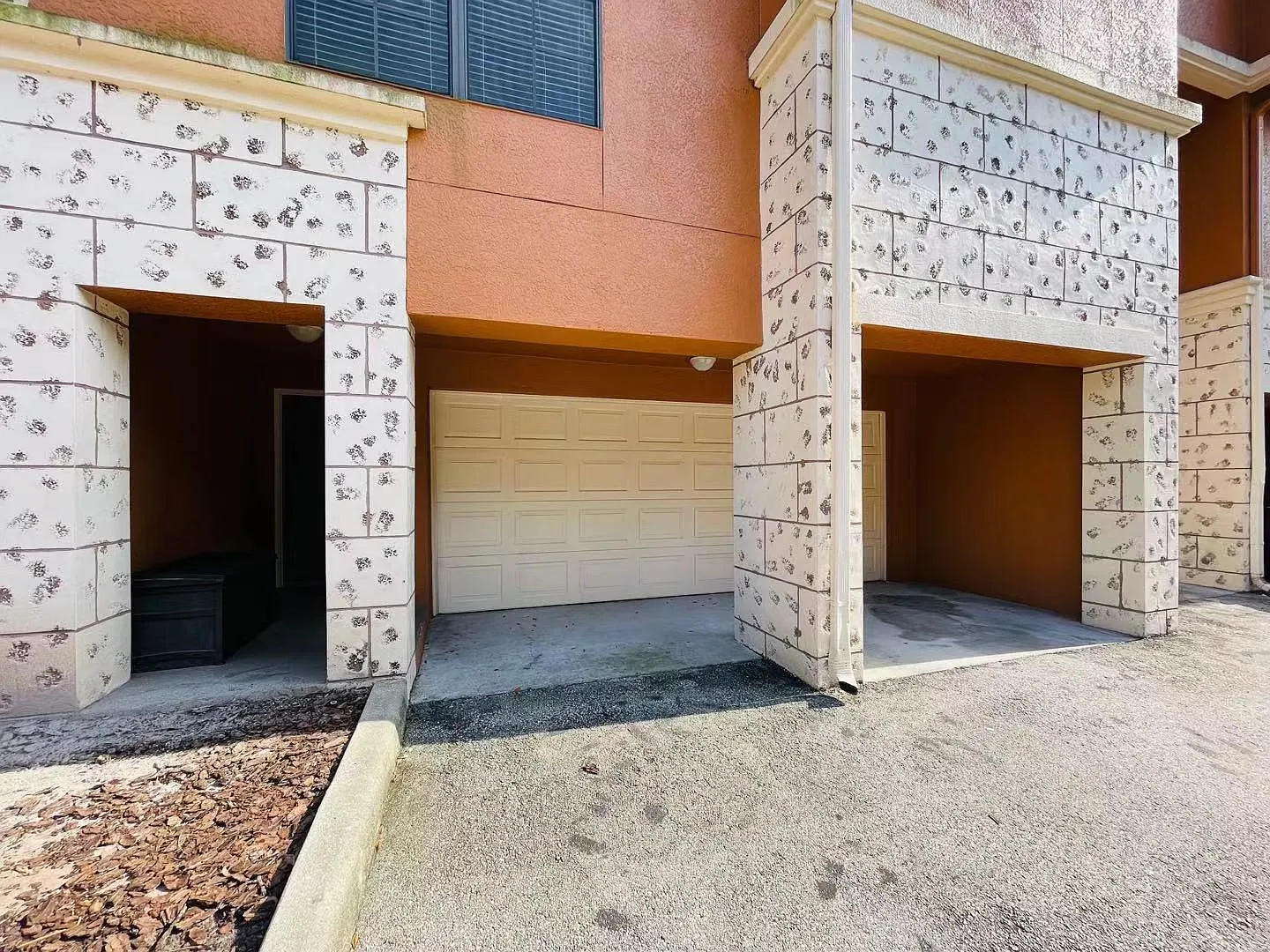 3 bed, 2.5 bath, 1678 sqft, $2,645 — Photo 2