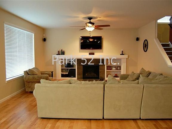 3rd image of 3920 Rossberg St SE