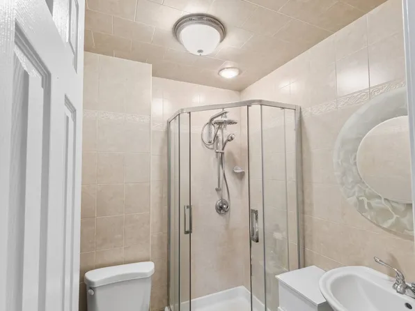 2756 Mill Avenue image 11 of 28