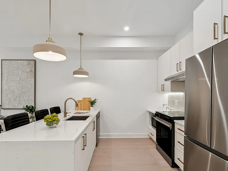 20 West — Photo 225