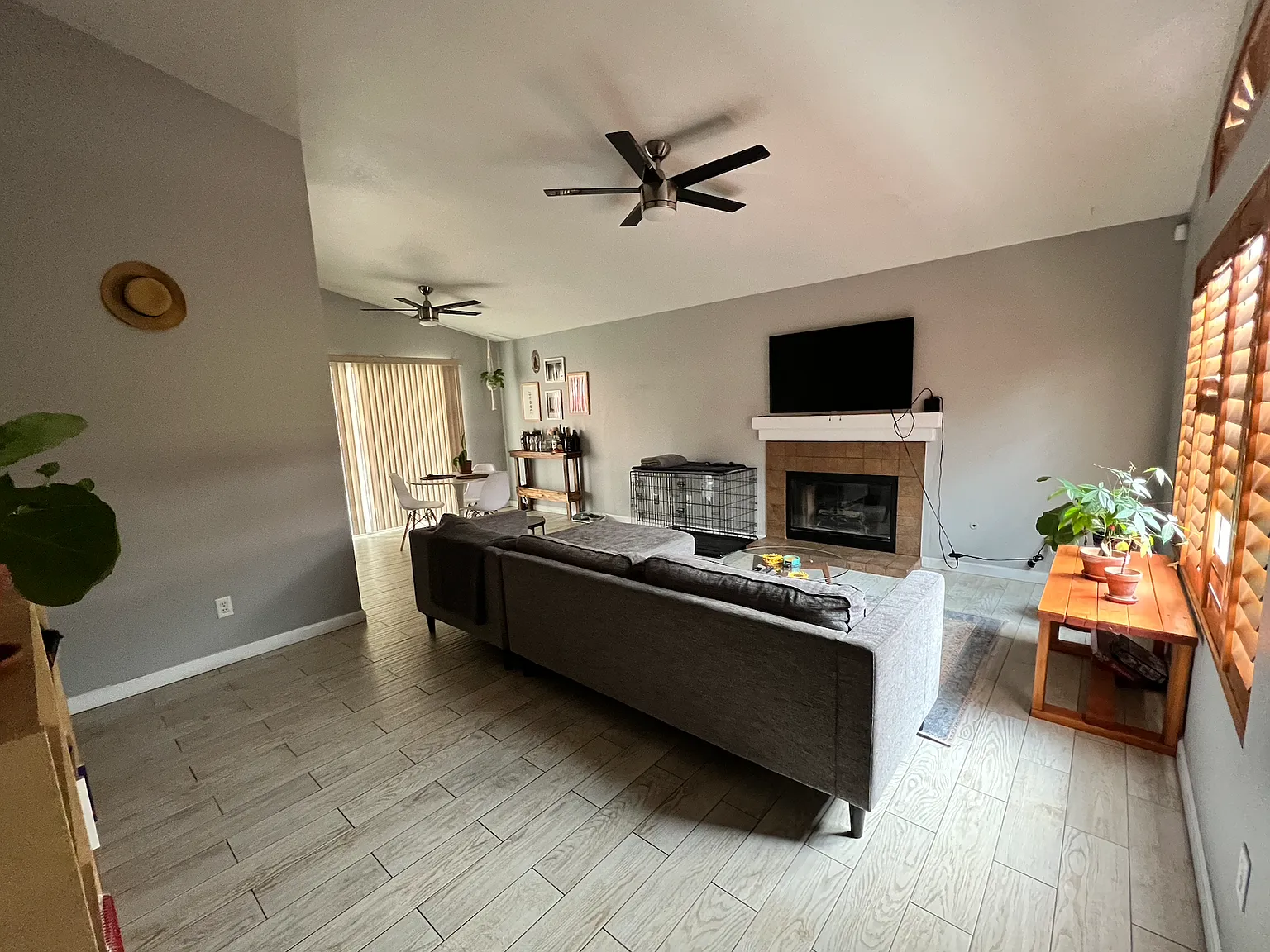 2 bed, 988 sqft, $2,200 — Photo 2