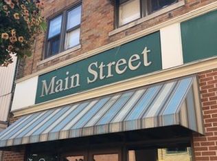 37 N Main St APT B, Hartford, WI 53027