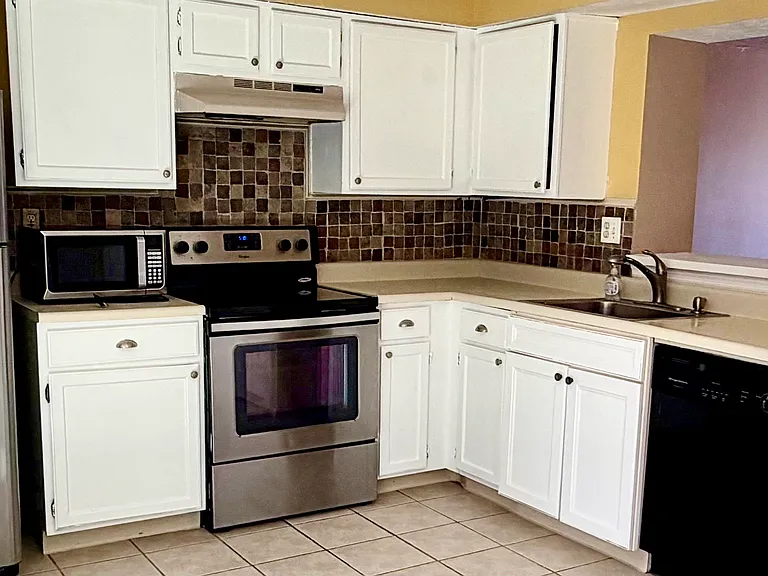 25 Dorchester Cir — Photo 9