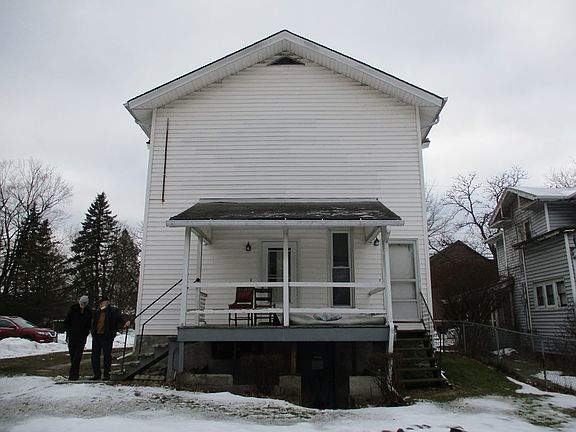 3rd image of 914 College Ave