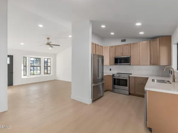 8938 W ECHO Lane, Peoria, AZ 85345