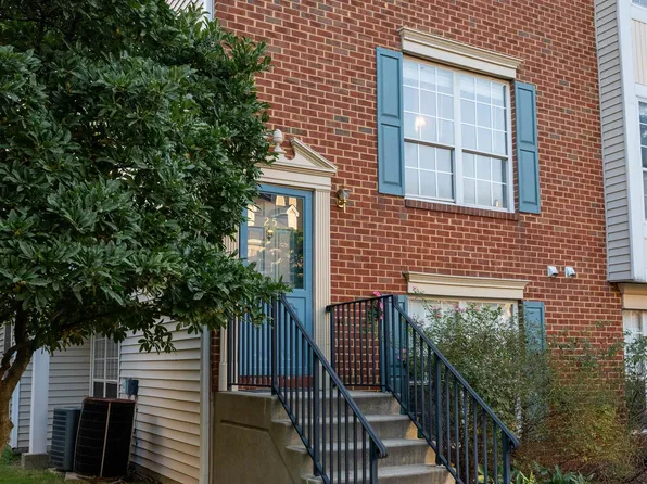 25 Holly St, Jersey City, NJ 07305