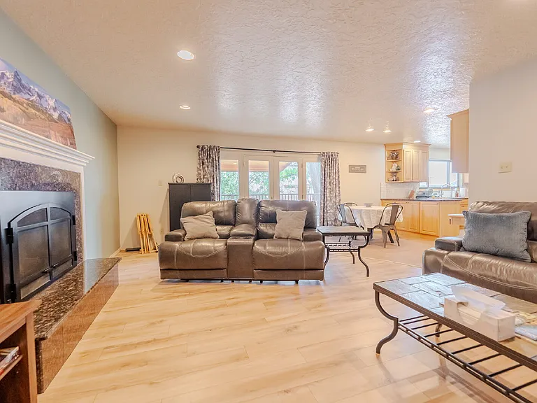2115 Tesoro Pl #4 — Photo 9