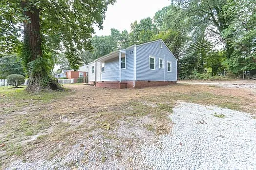 3 bed, 1.5 bath, 1084 sqft, $1,900 — Photo 4