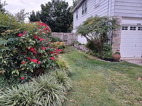 3rd image of 698 Renz St