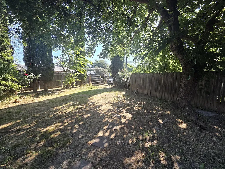 3415 Marshall Ave #B — Photo 10