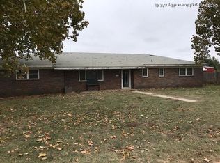322 Elm St, Higgins, TX 79046