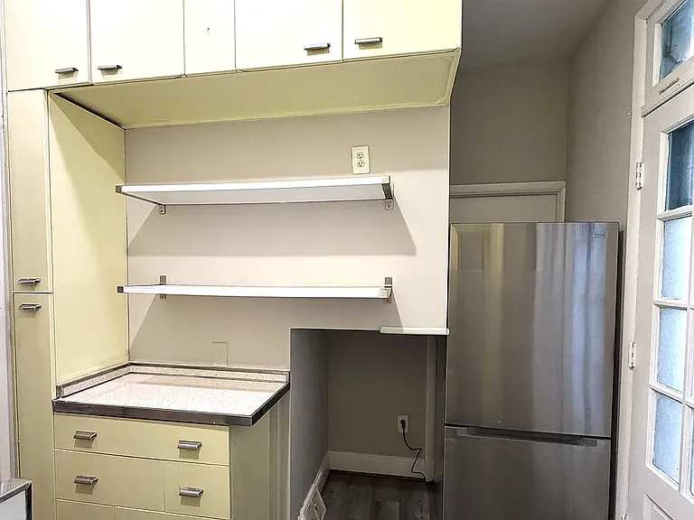 22 E Hamilton St — Photo 3