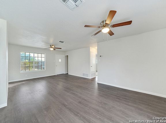 5th image of 2307 Marilyn Kay St