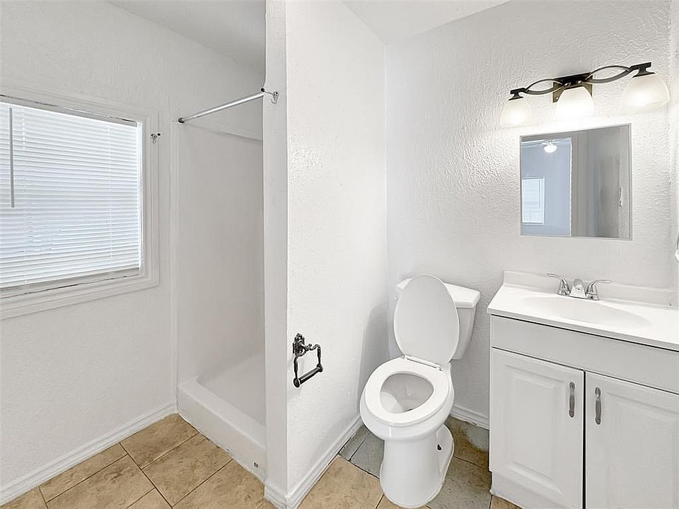 1st image of 811 N Carroll Blvd