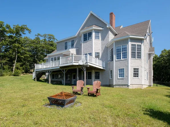 25 Browns Avenue, Sedgwick, ME 04676
