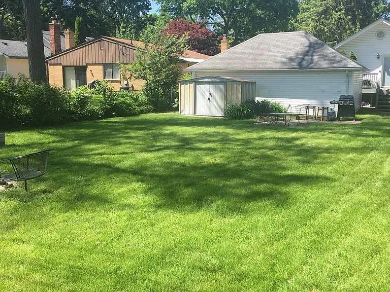 616 Parkdale Ave — Photo 2