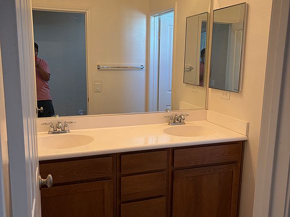 4th image of 4702 Laurel Ridge Dr #A