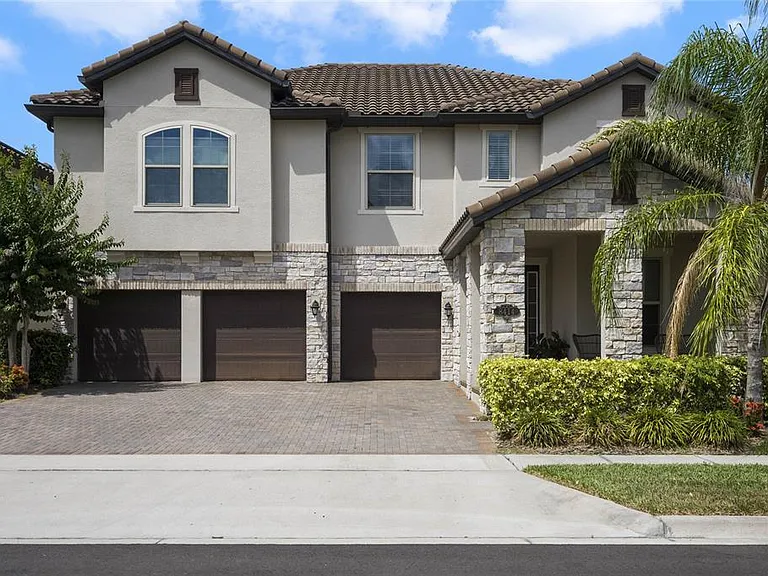 8414 Vivaro Isle Way — Photo 1