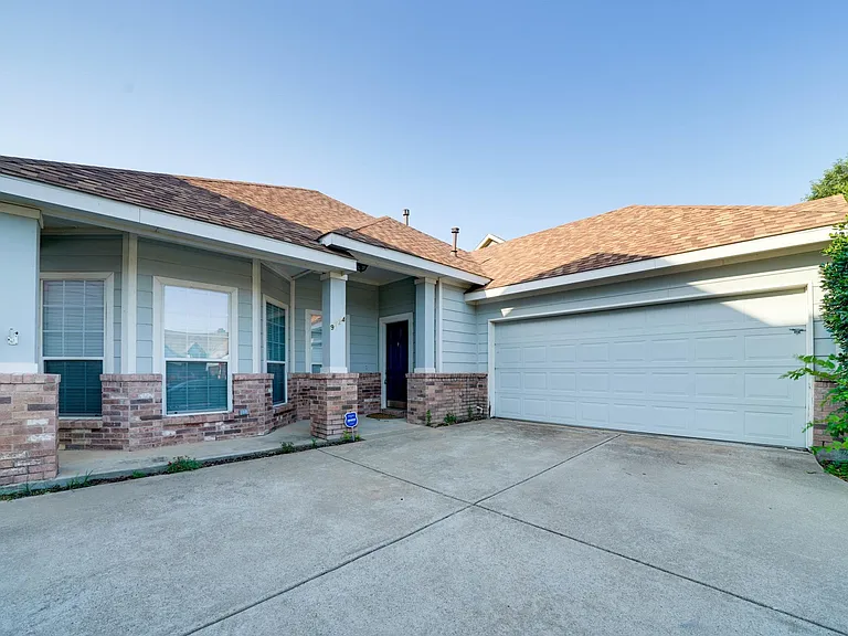 9724 Water Tree Dr — Photo 2