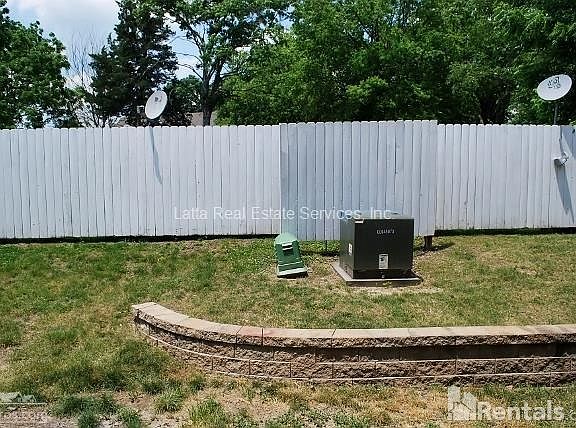 3rd image of 8810 Timber Creek Ln