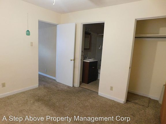 3rd image of 931 Belford Ave
