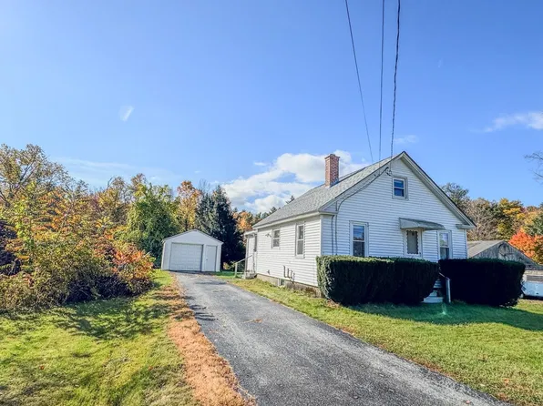 81 Maple St, Northfield, MA 01360