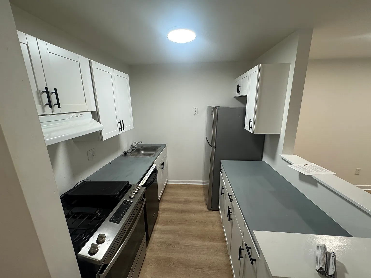 3 bed, 955 sqft, $1,800 — Photo 3