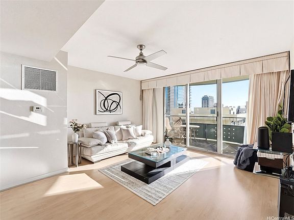 3rd image of 421 Olohana St APT 2103