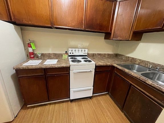 3rd image of 1901 E 5th Ave #5