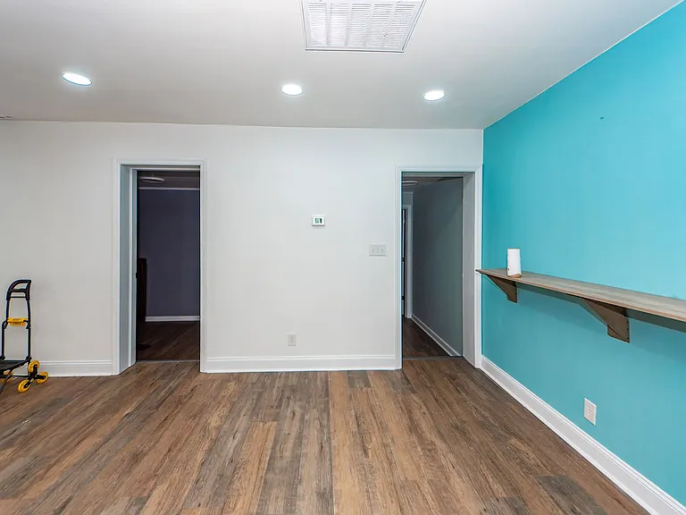 6933 Raymond Ave — Photo 9