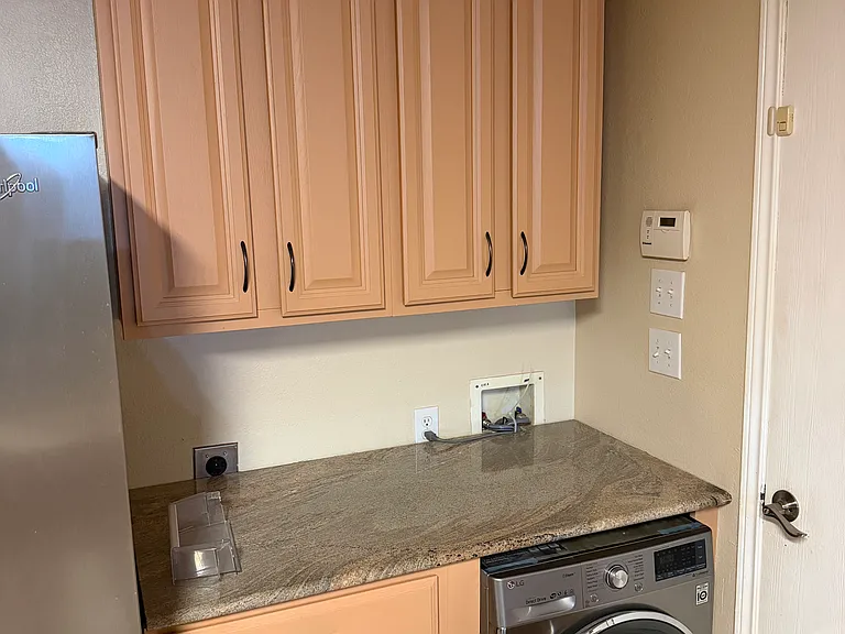 2453 Ravenhurst Dr — Photo 4
