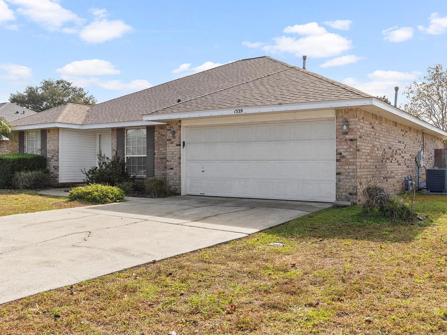 4 bed, 1962 sqft, $3,300 — Photo 1