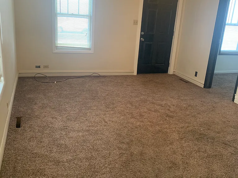 737 Hancock Ave — Photo 3