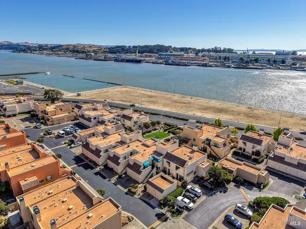 141 Nantucket Ln, Vallejo, CA 94590