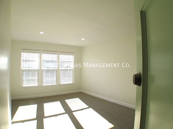 2nd image of 4539 N Banner Dr APT 4