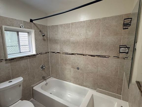 2nd image of 71 Wakeman Ave #G1