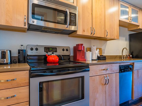 5th image of 301 N French St #113