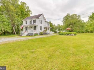 463 Featherbed Rd, Martinsburg, WV 25404