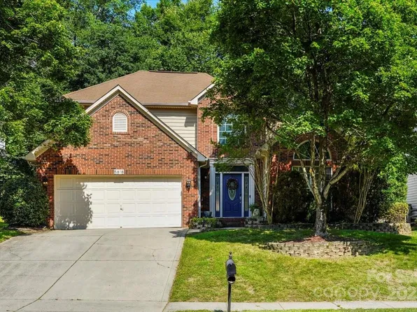 5818 Downfield Wood Dr, Charlotte, NC 28269