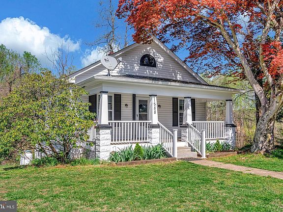 4th image of 1588 Mountain View Rd