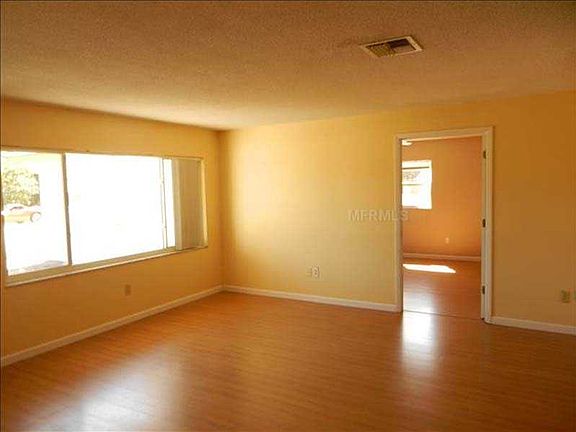2nd image of 1420 Overlook Ter