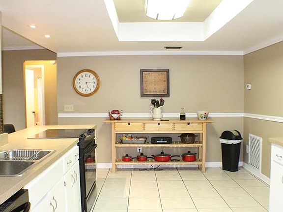 4th image of 630 Pine Forest Dr