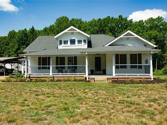 3rd image of 408 Gray Ln
