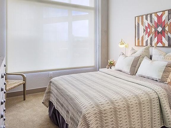 5th image of 2960 Lawrence St #118